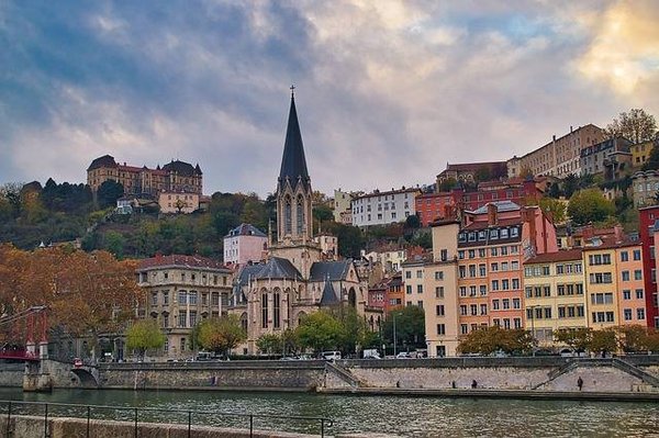 Quels sont les critères pour choisir un bien immobilier de prestige dans le Val de Saône ?