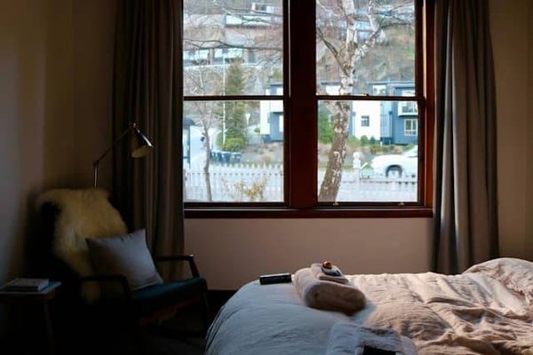 Comment aménager un espace salon et chambre dans un petit appartement ?